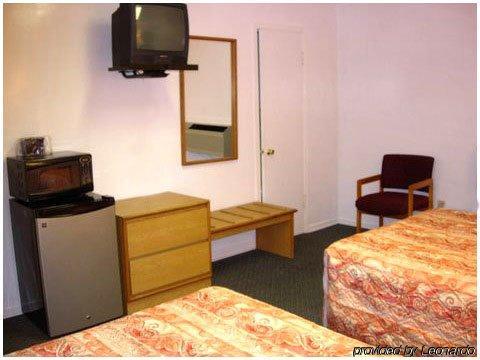 Livingston Overton Motel الغرفة الصورة